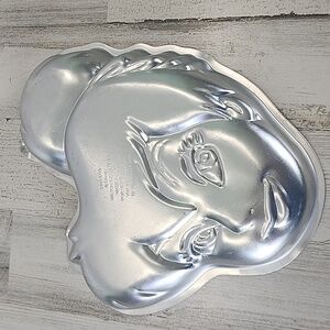 Wilton Disney Tinkerbell face aluminum cake pan 2105-5110